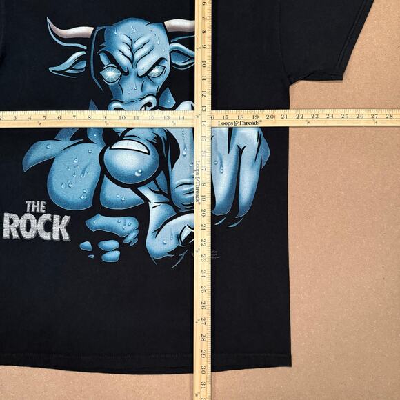 Vintage 1998 WWF The Rock Brahma Bull T Shirt U Smell What The Rock Is Cookin’ - Picture 7 of 7